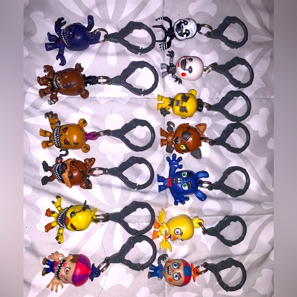 RARE Vintage 2016 FNAF 13 Vinyl Figure’s Collectible Hanger Clips - Picture 2 of 14